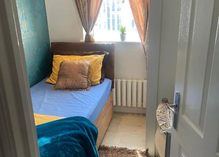 Jules Homestay Plus